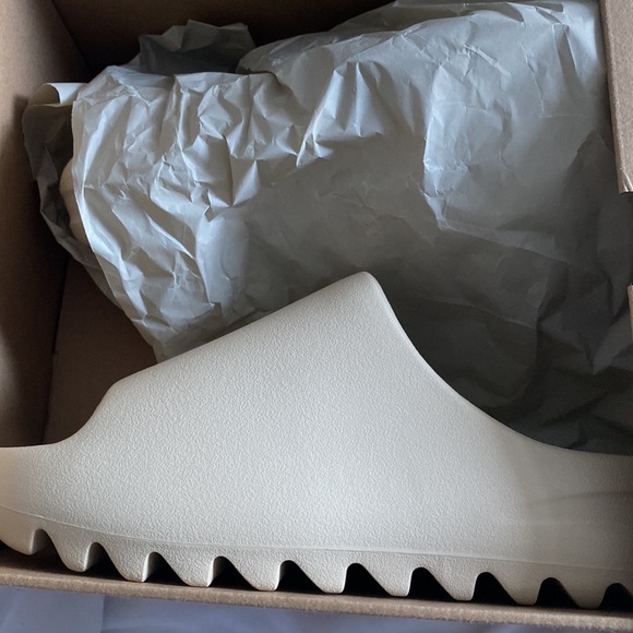 Yeezy Slide - Bone - Picture 2 of 5